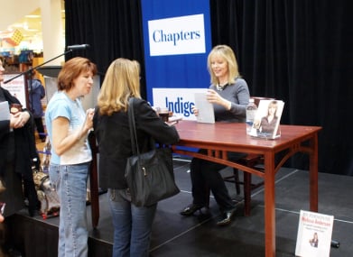 Melissa Sue Anderson and fans at Montreal Chapters bookstore, Pointe-Claire